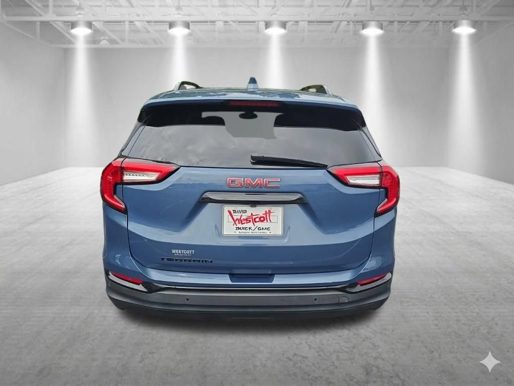 Used 2024 GMC Terrain SLT w/ Elevation Edition FWD image 5