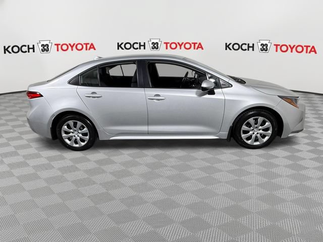 Certified 2025 Toyota Corolla LE FWD image 9