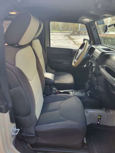 Used 2017 Jeep Wrangler Sport image 12