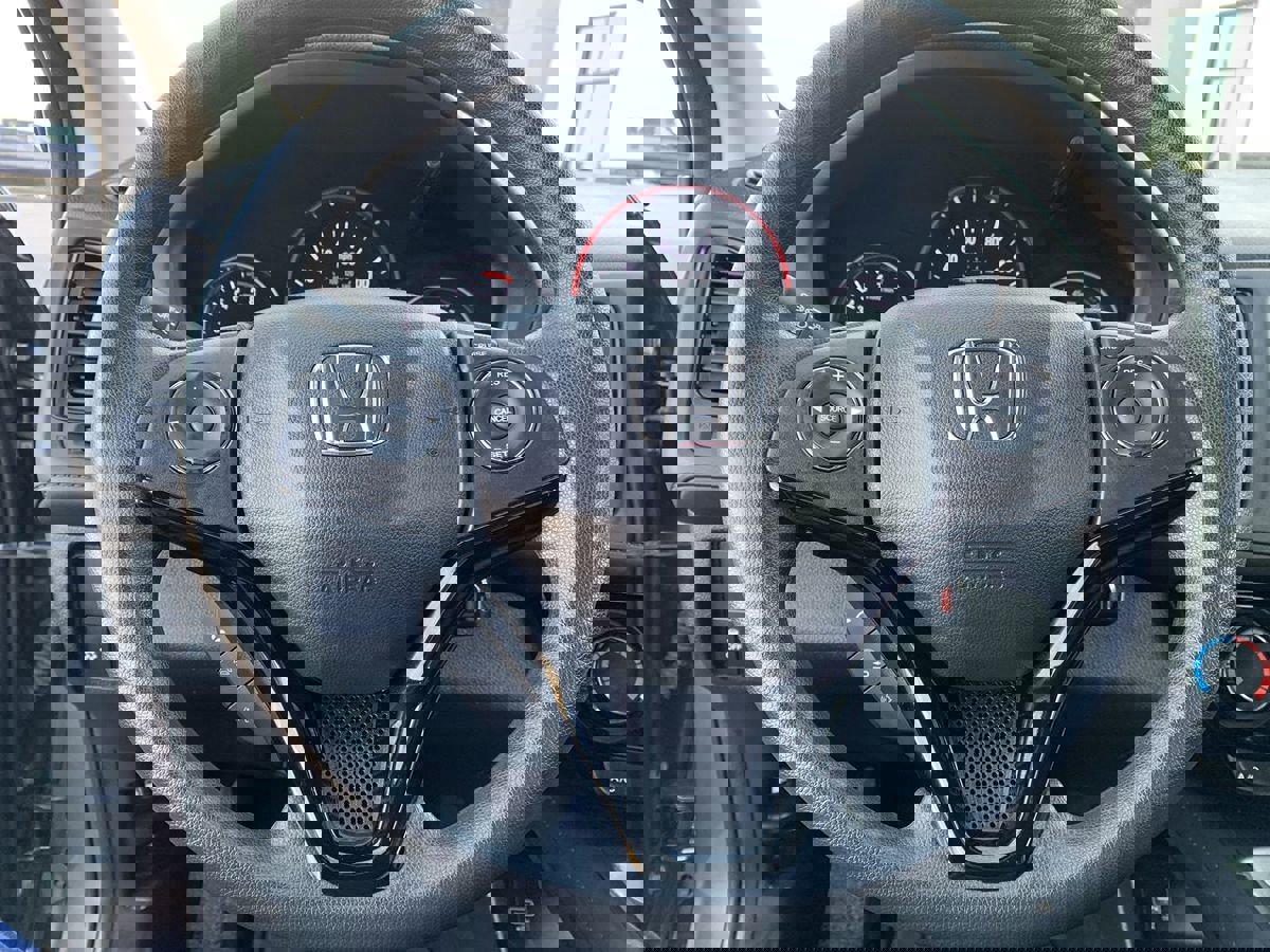 Used 2021 Honda HR-V LX image 15