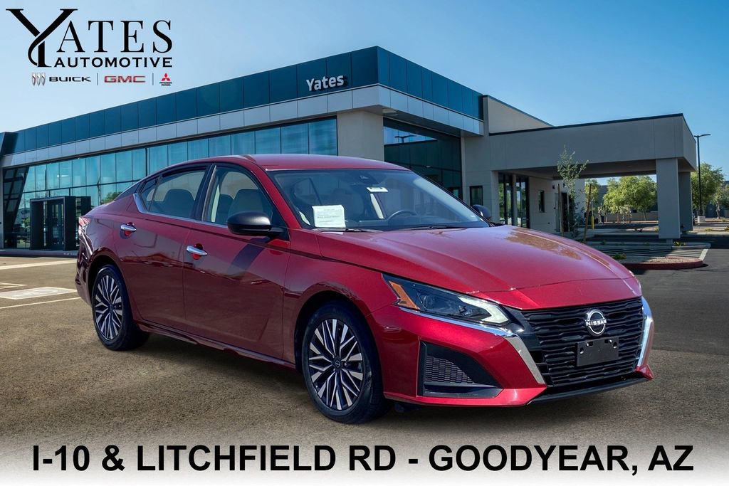 Used 2025 Nissan Altima 2.5 SV FWD image 1