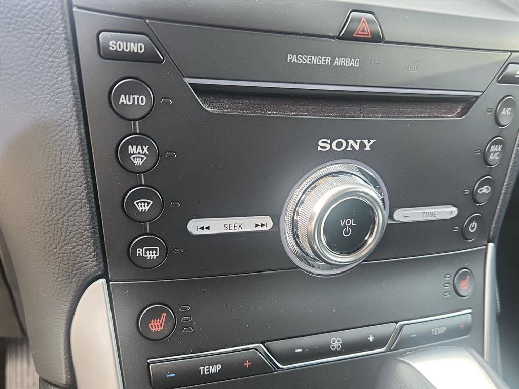 Used 2018 Ford Edge Titanium w/ Technology Package AWD/4WD image 16
