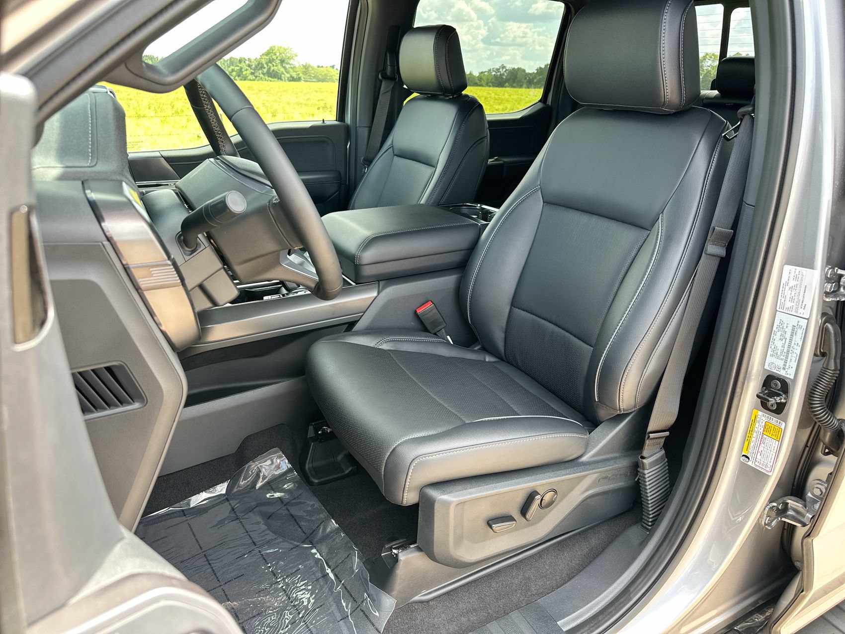 Used 2026 Ford F150 Lariat AWD/4WD image 11