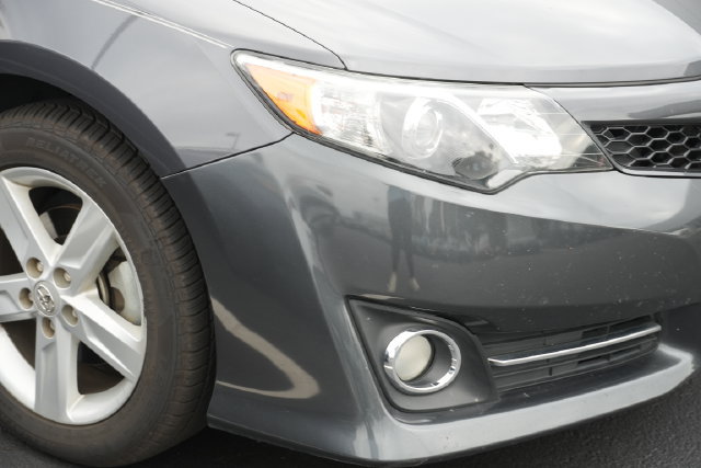 Used 2012 Toyota Camry SE FWD image 4