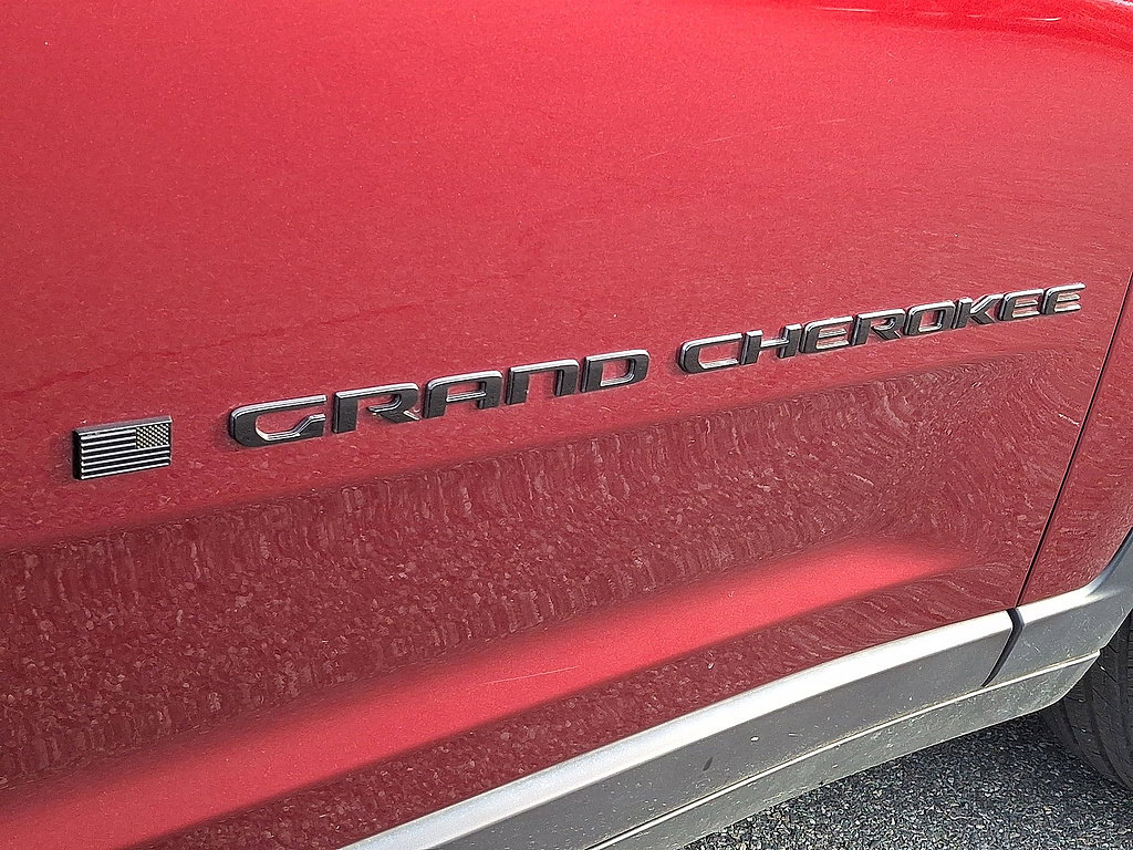 Used 2024 Jeep Grand Cherokee Altitude AWD/4WD image 30