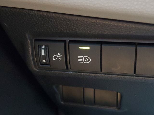 Used 2022 Toyota Corolla Cross L FWD image 33