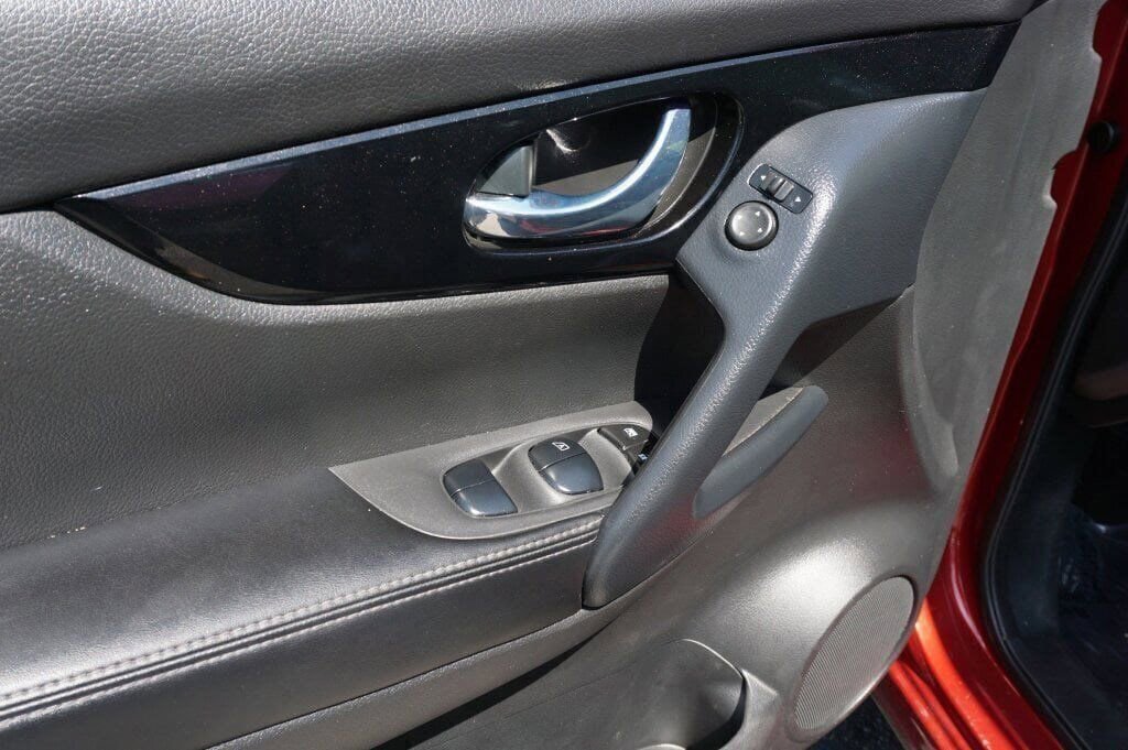 Certified 2022 Nissan Rogue Sport SL image 35