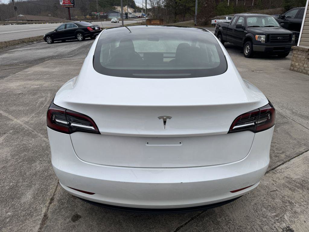 Used 2023 Tesla Model 3 Standard Range image 9