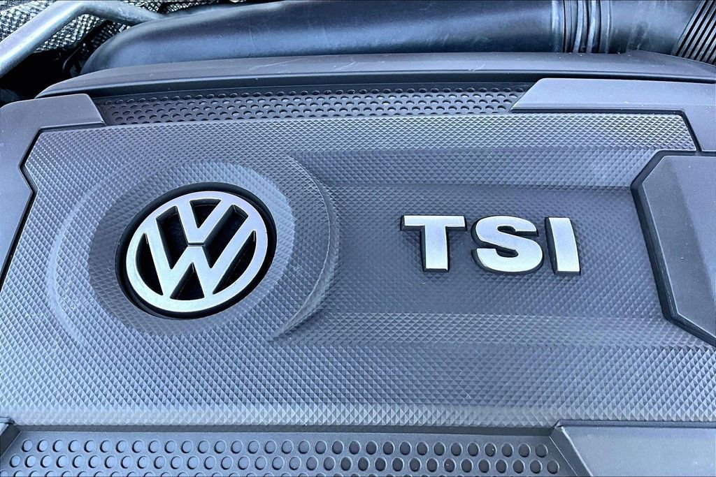 Used 2015 Volkswagen Beetle 1.8T Classic FWD image 32