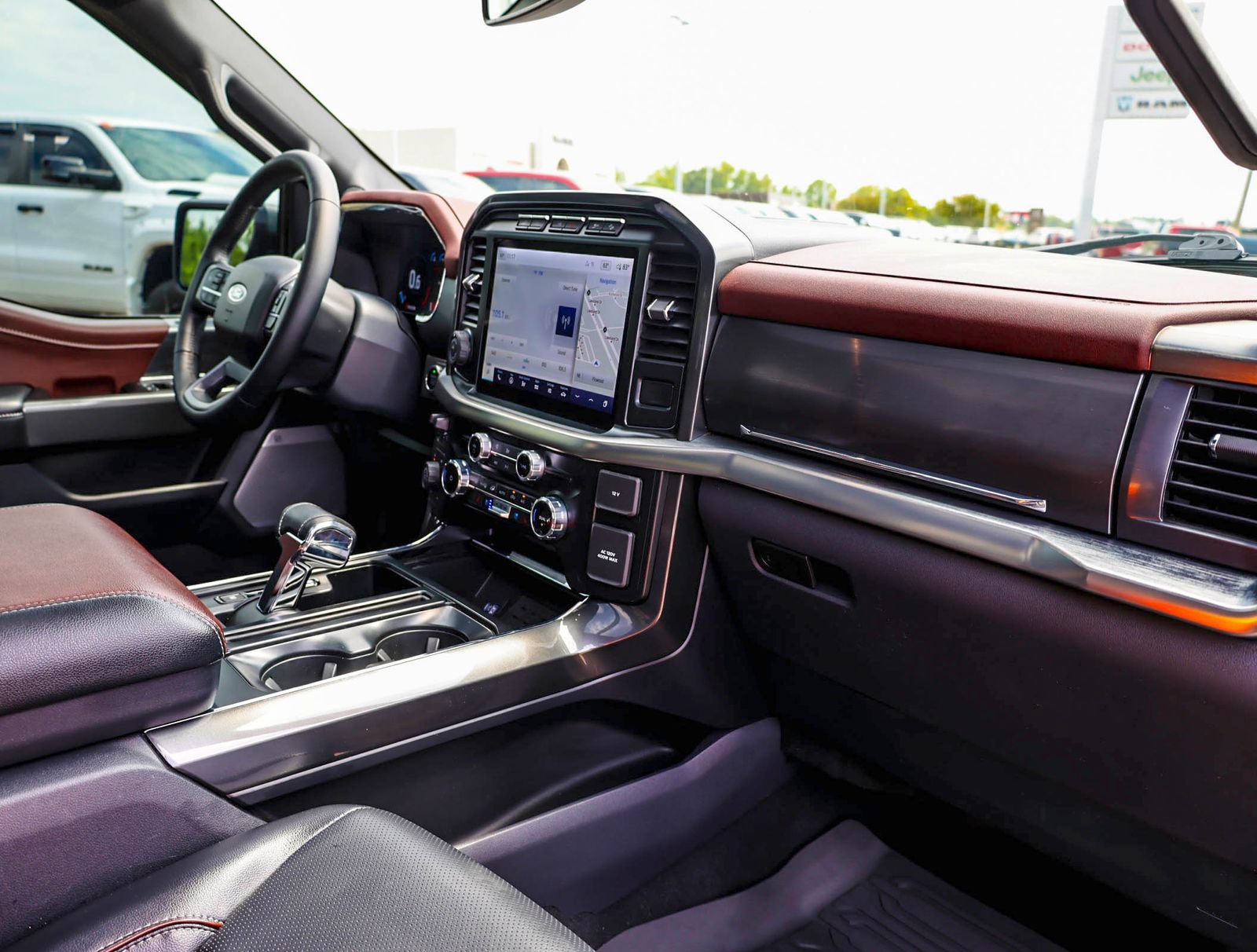 Used 2023 Ford F150 Lariat AWD/4WD image 12
