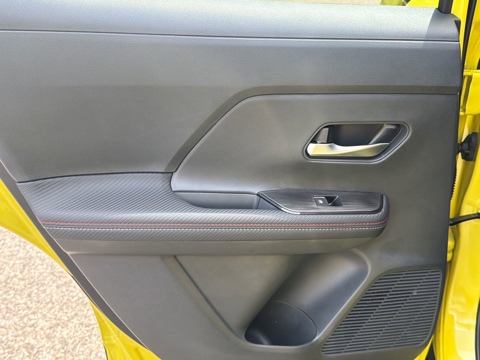 Used 2025 Nissan Kicks SR FWD image 21