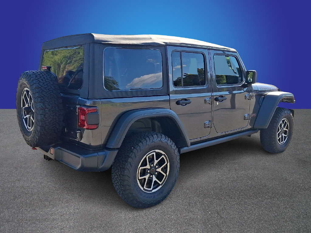 Used 2025 Jeep Wrangler Unlimited Rubicon w/ Convenience Group AWD/4WD image 4