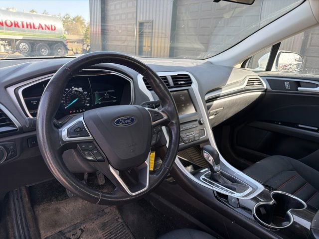 Used 2016 Ford Fusion SE FWD image 10