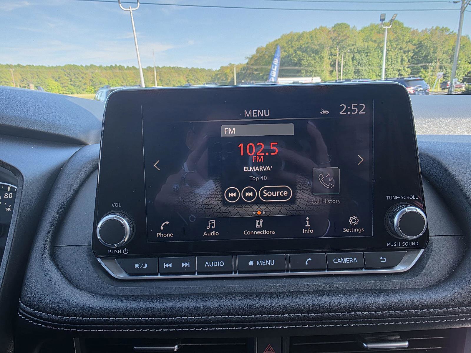 Used 2024 Nissan Rogue SV image 20