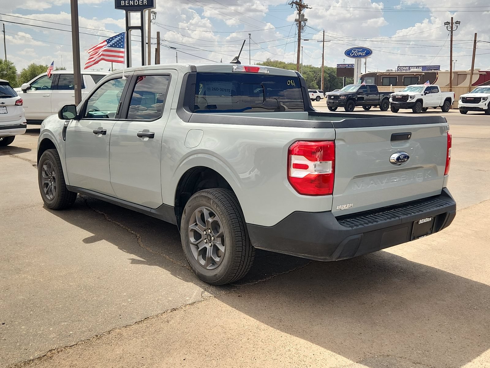 Used 2022 Ford Maverick XLT FWD image 3