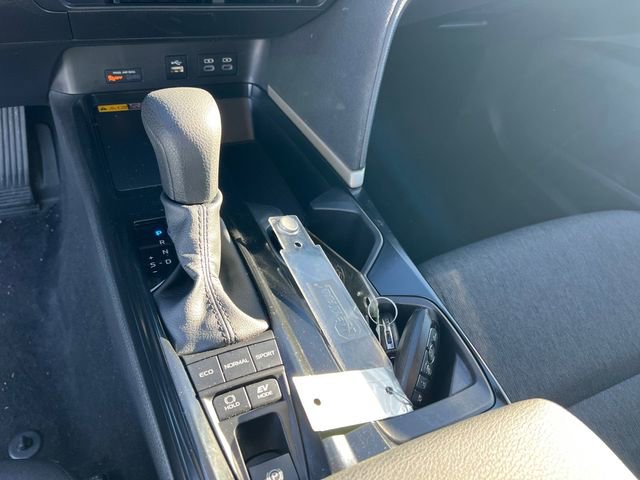 Used 2025 Toyota Camry LE image 15