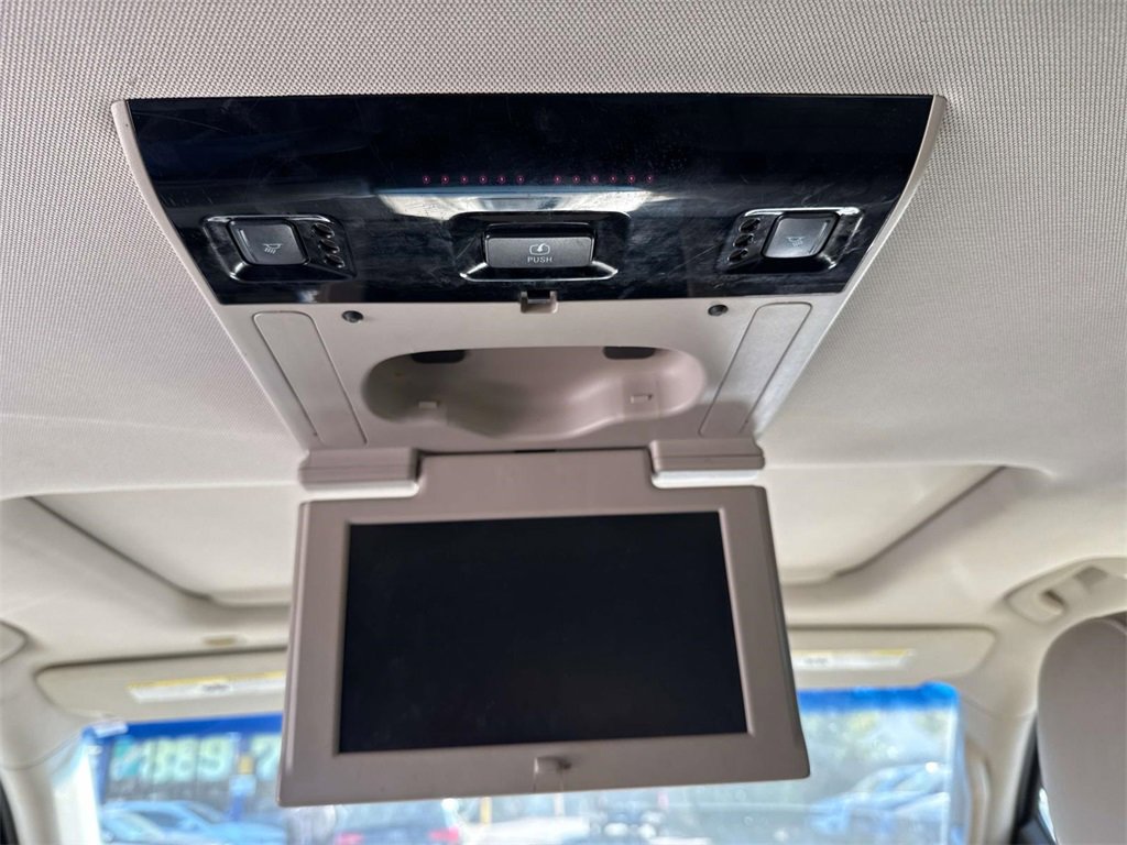 Used 2015 Cadillac Escalade ESV Premium image 17