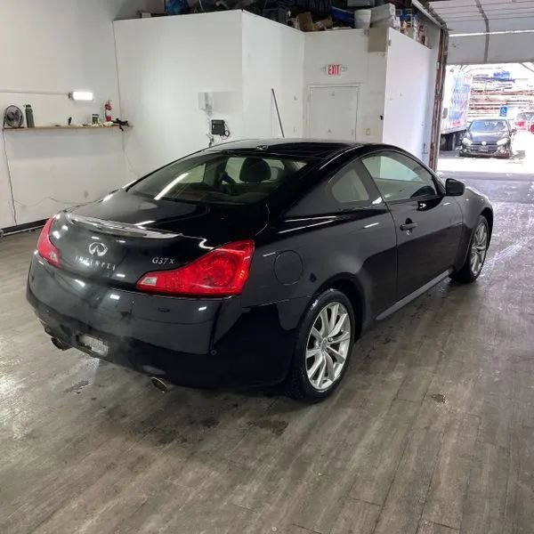 Used 2012 INFINITI G37 x Coupe w/ Premium Pkg image 2