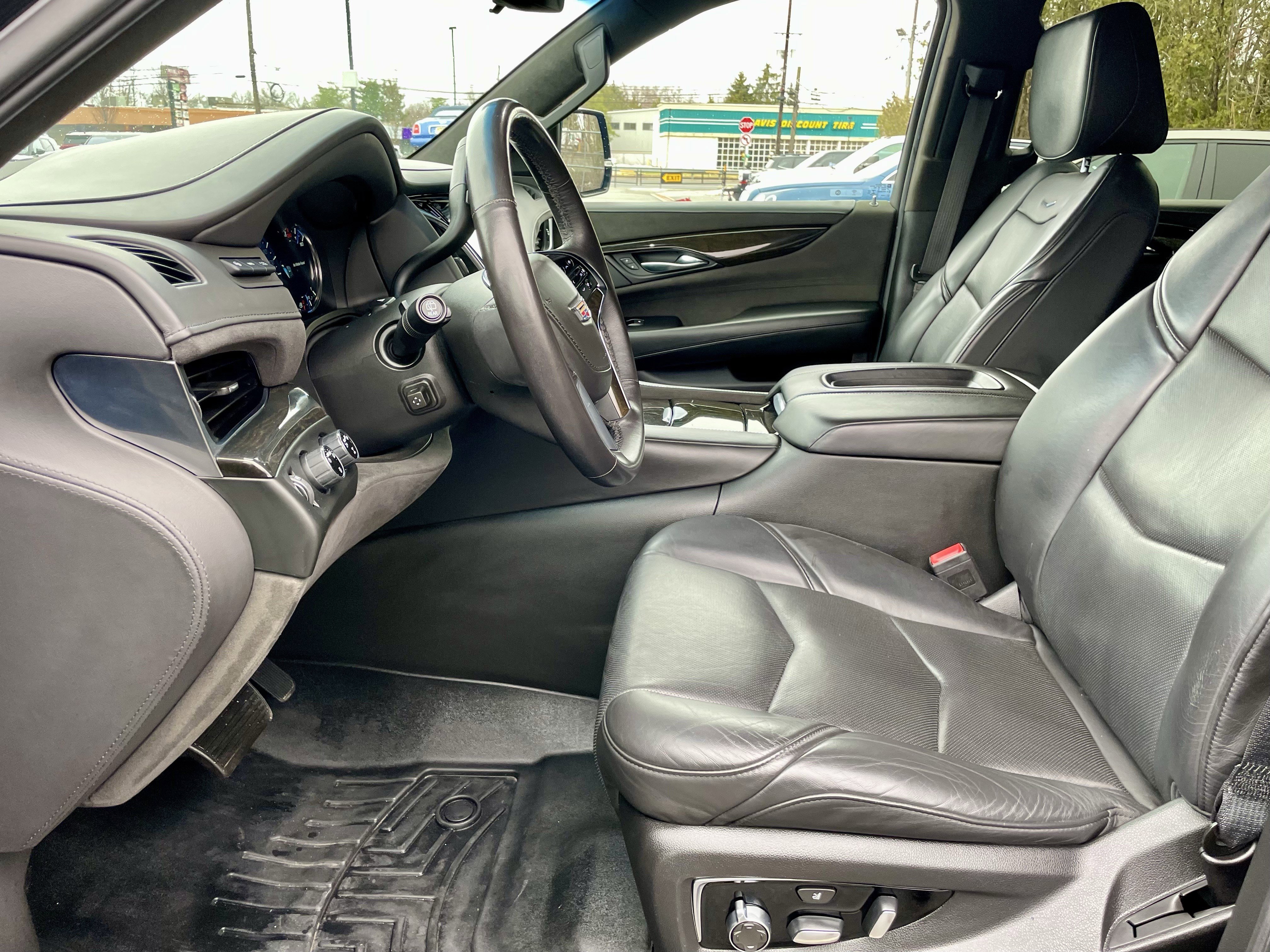 Used 2019 Cadillac Escalade ESV Platinum w/ Escalade Sport Edition image 14