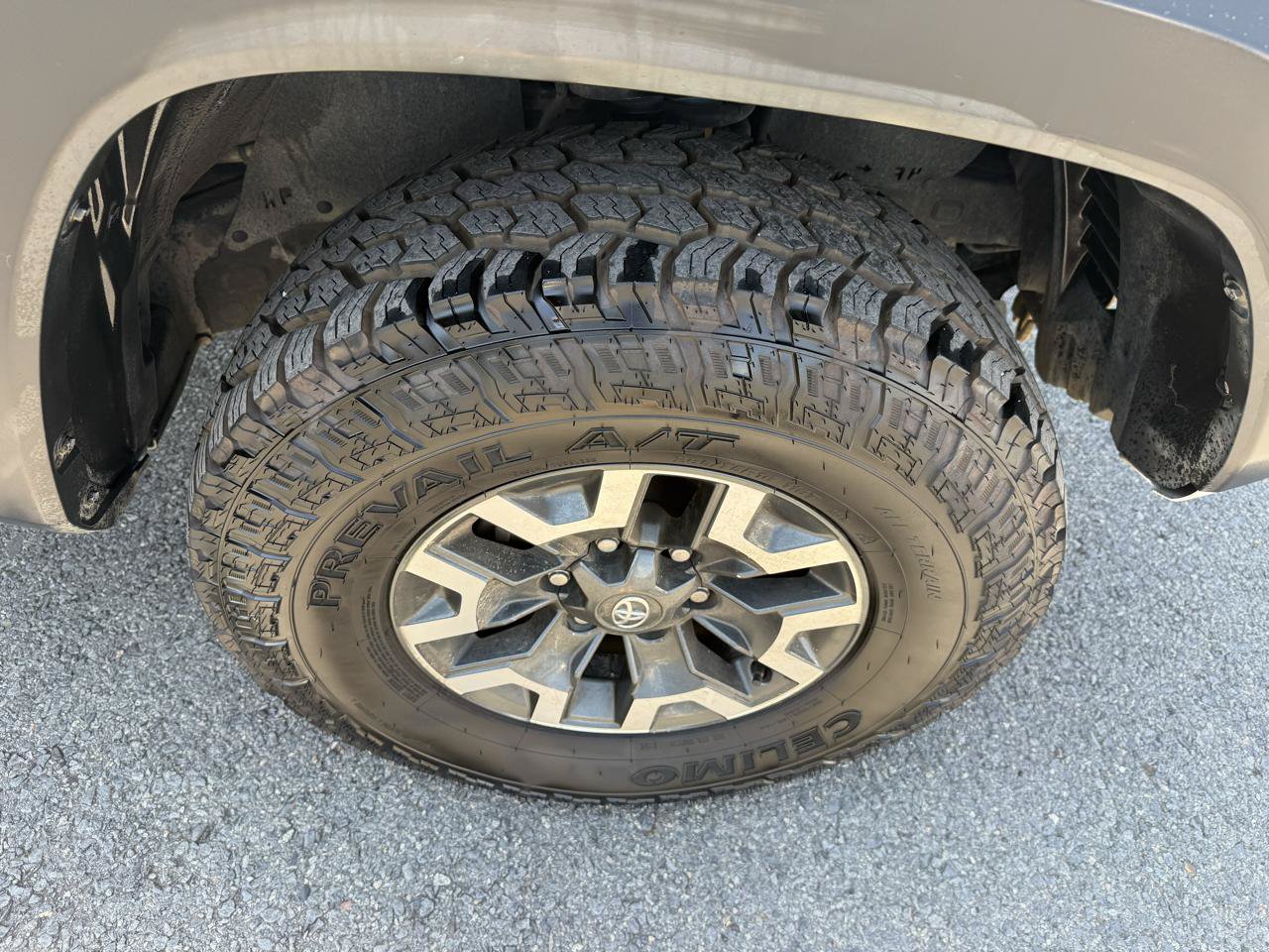 Used 2021 Toyota Tacoma TRD Off-Road RWD image 39