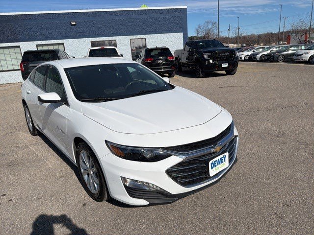 Used 2024 Chevrolet Malibu LT image 2