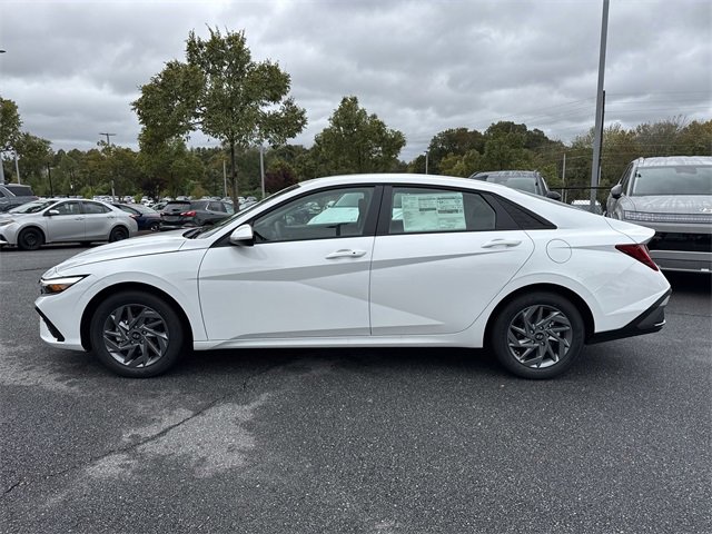 New 2026 Hyundai Elantra Blue image 4