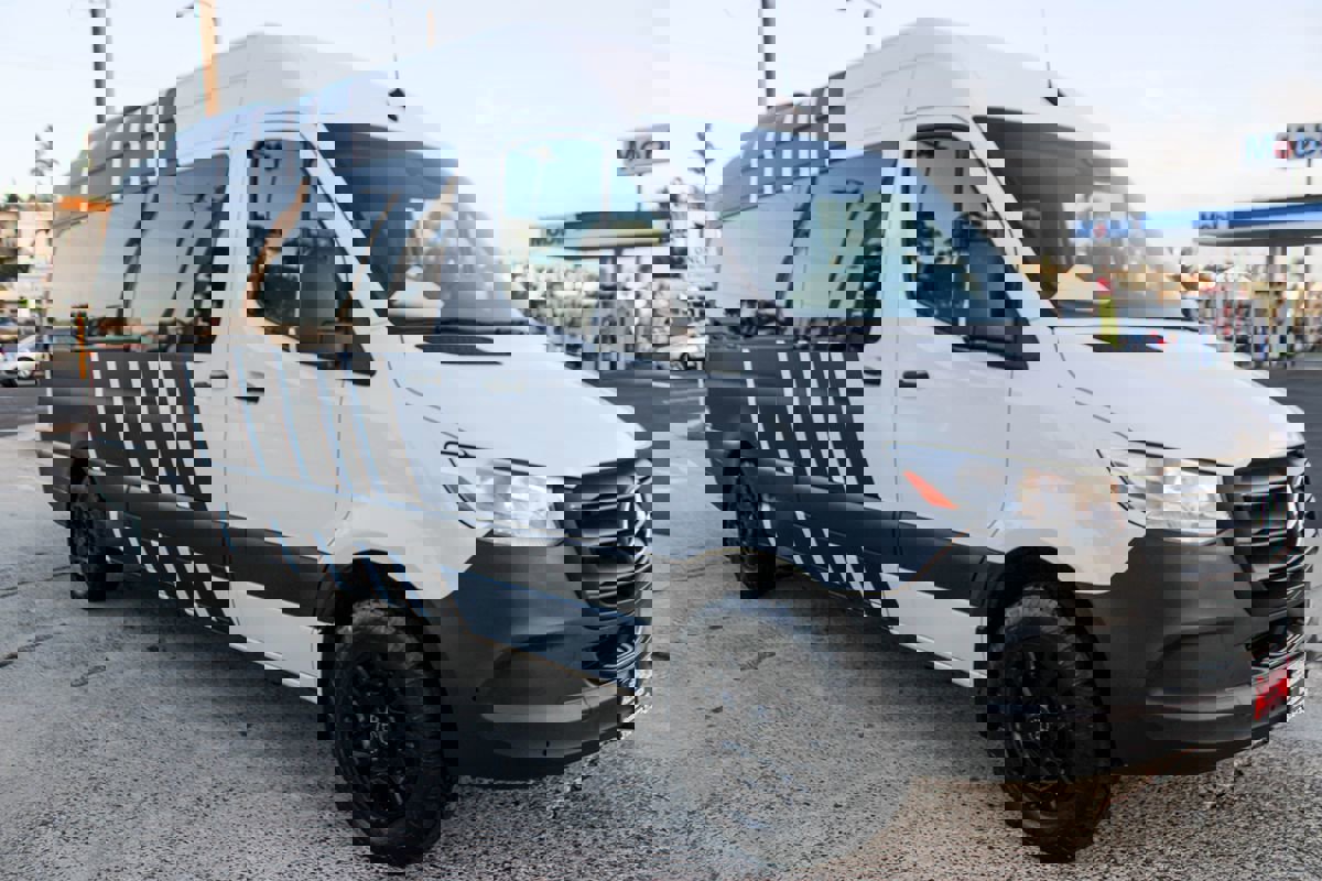 Used 2024 Mercedes-Benz Sprinter 2500 image 7