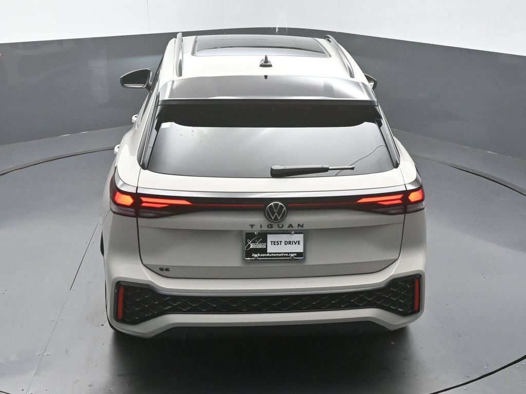 New 2026 Volkswagen Tiguan SE R-Line FWD image 46
