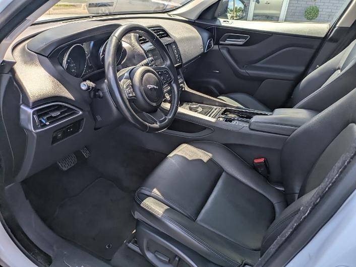 Used 2018 Jaguar F-PACE Premium AWD/4WD image 12