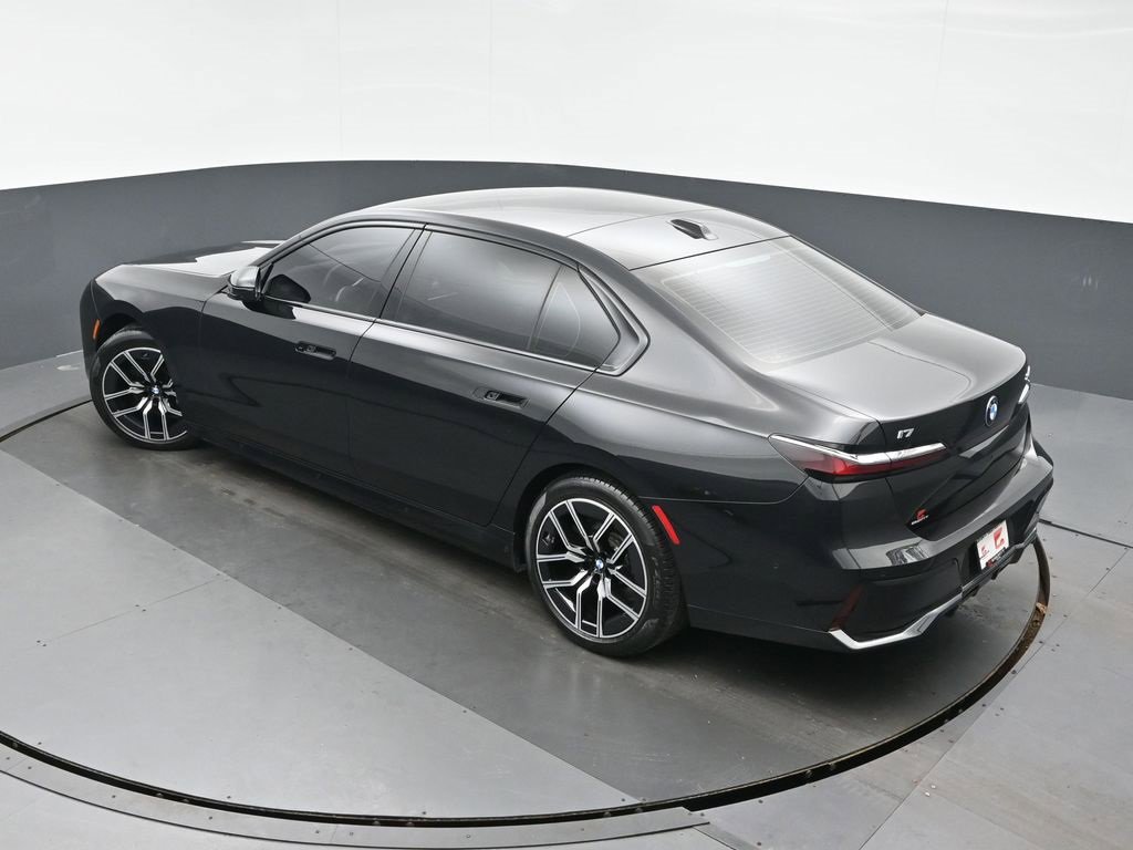 Used 2023 BMW i7 xDrive60 w/ Executive Package 2 image 35