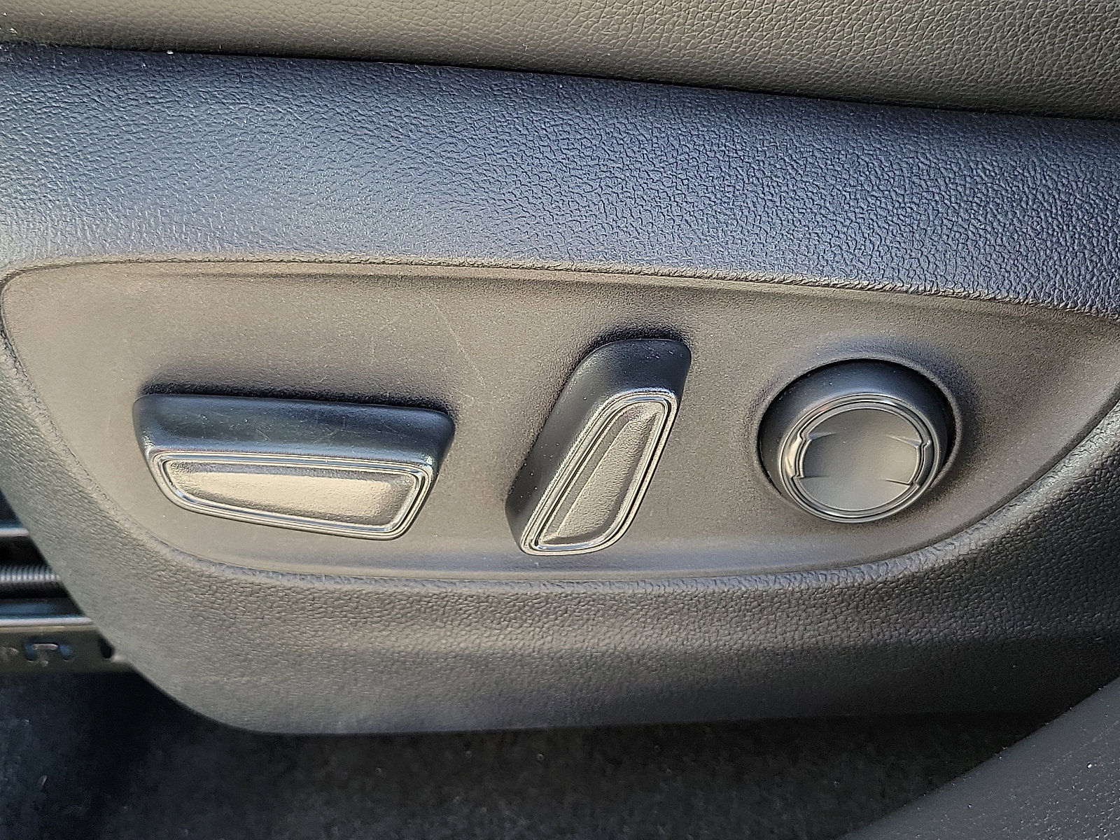 Used 2023 Toyota Highlander XSE image 13