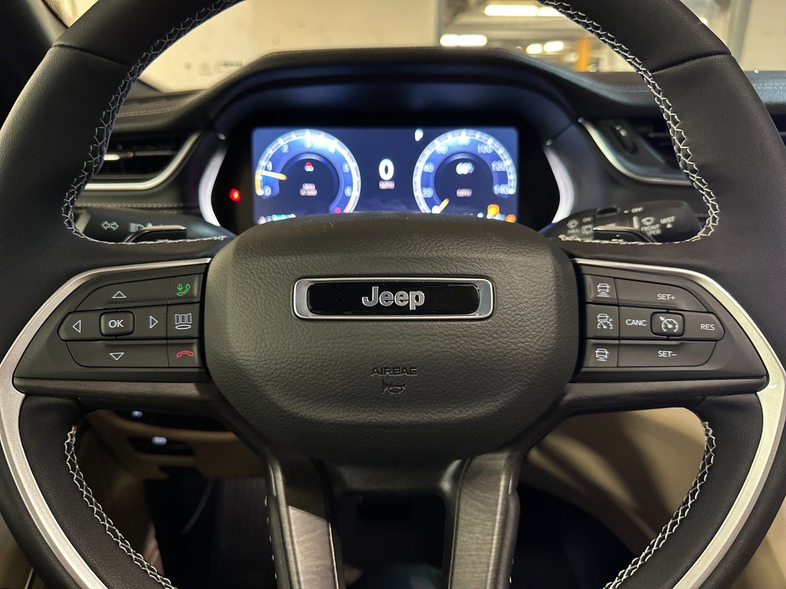 New 2025 Jeep Grand Cherokee Limited w/ Luxury Tech Group II image 23