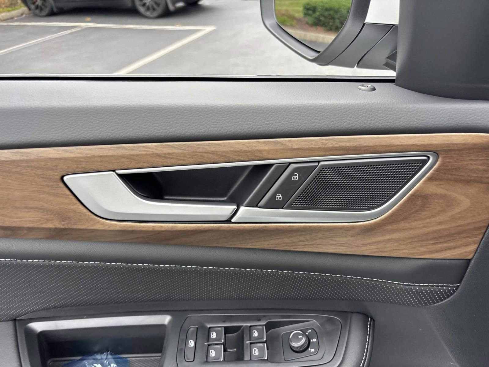 New 2026 Volkswagen Atlas SE image 12