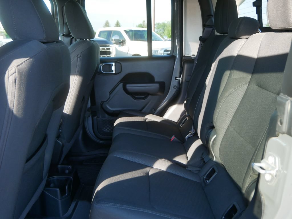 Used 2021 Jeep Gladiator Sport AWD/4WD image 17