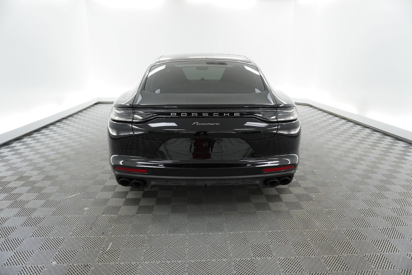 Used 2023 Porsche Panamera Platinum Edition image 6