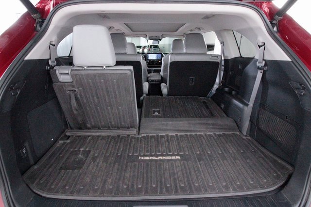 Used 2020 Toyota Highlander Limited Platinum image 28