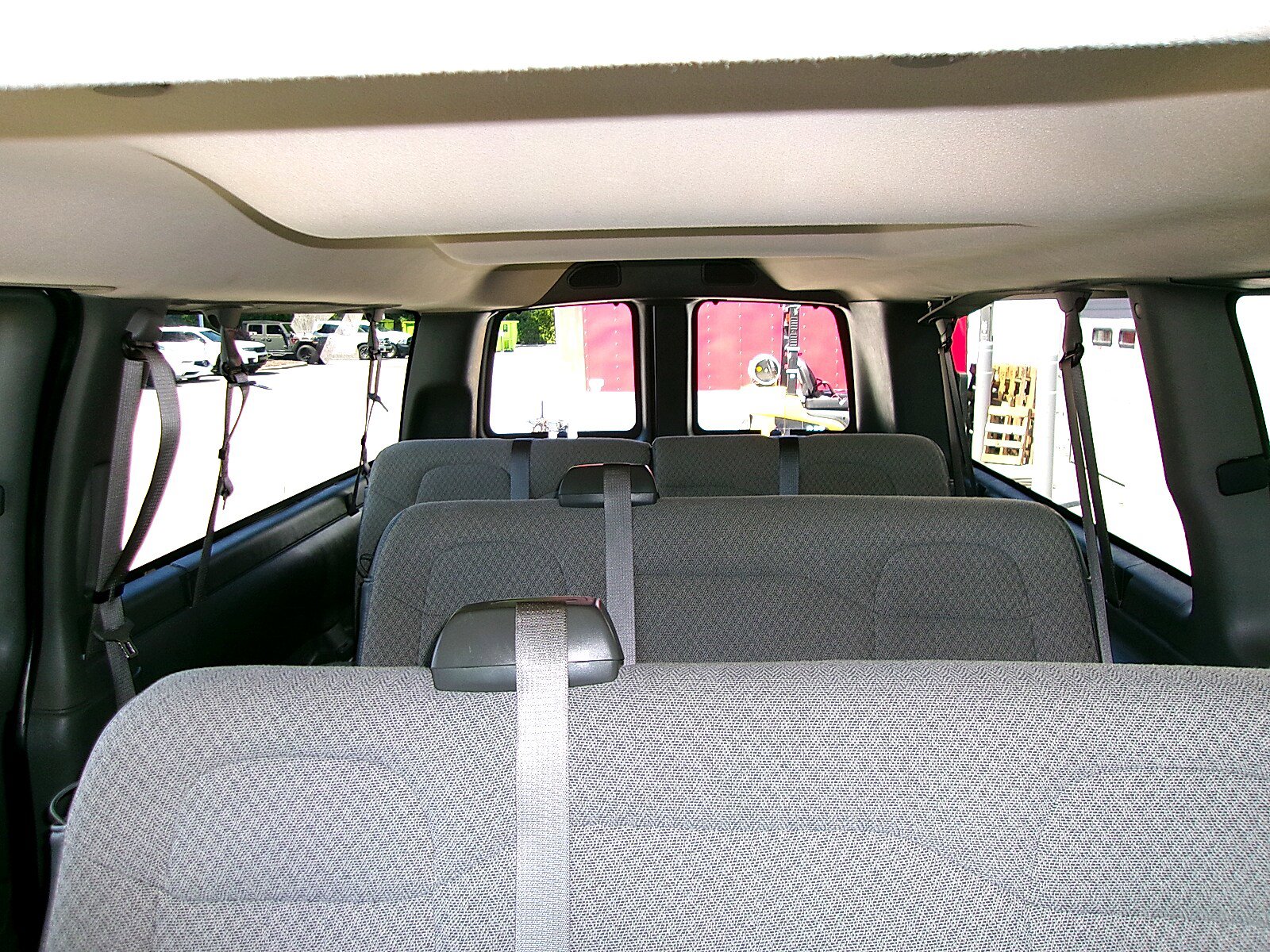 Used 2024 Chevrolet Express 3500 LT w/ LT Preferred Equipment Group RWD image 17