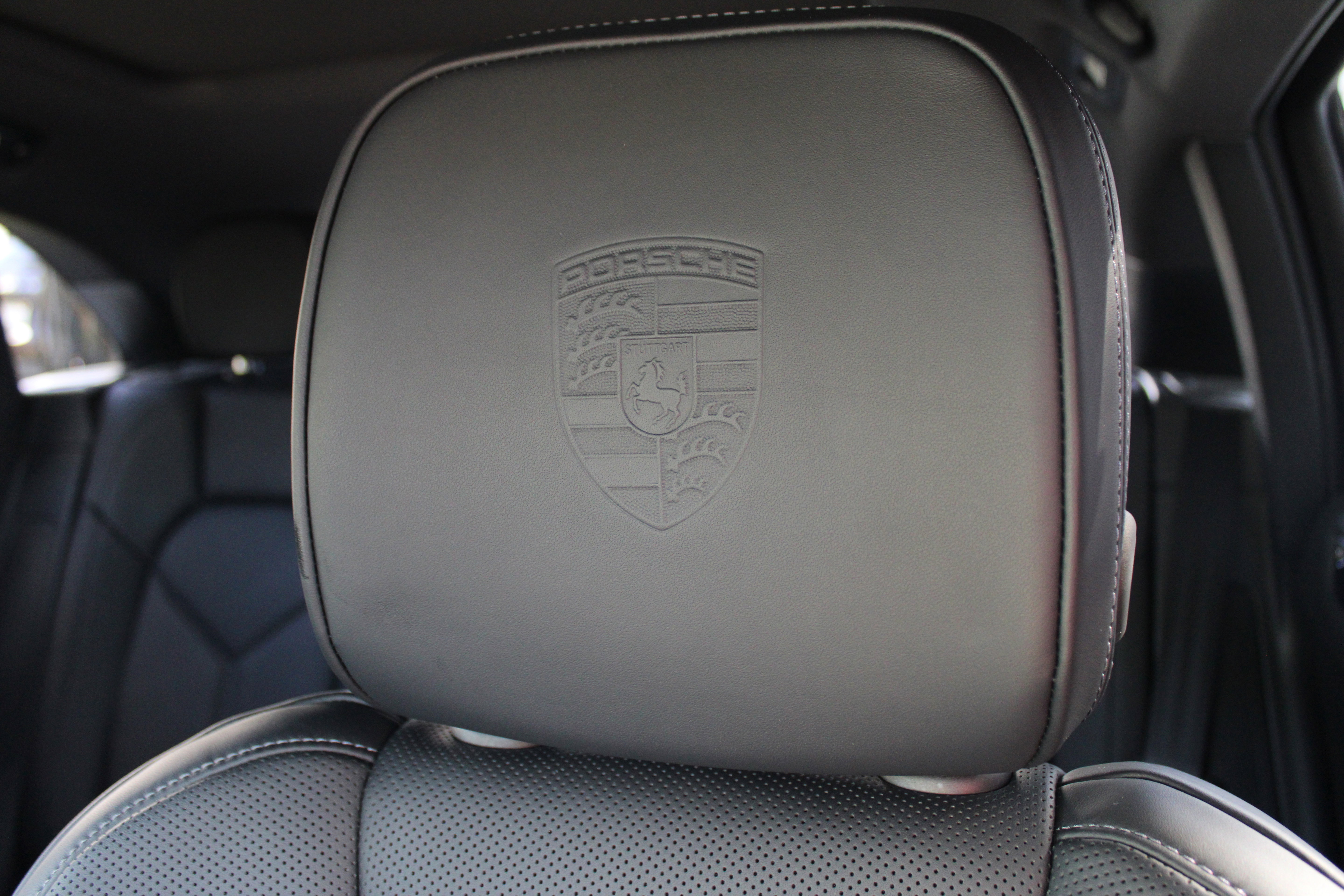 Certified 2025 Porsche Macan Turbo image 26