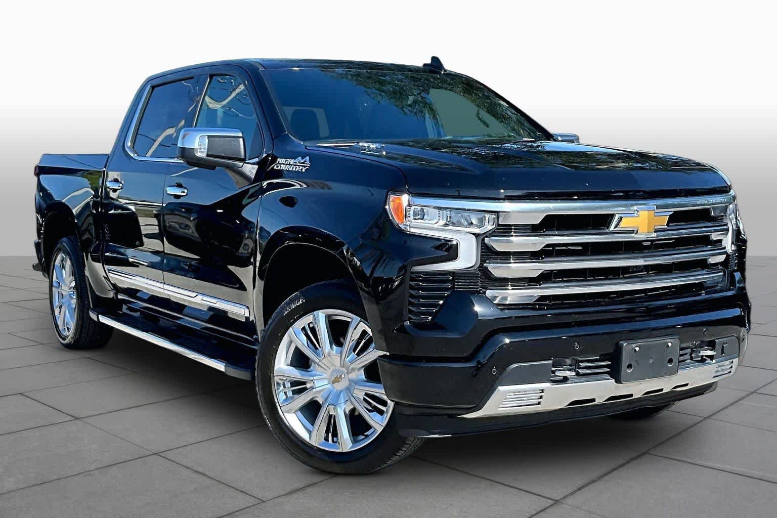Used 2024 Chevrolet Silverado 1500 High Country w/ High Country Premium Package AWD/4WD image 3