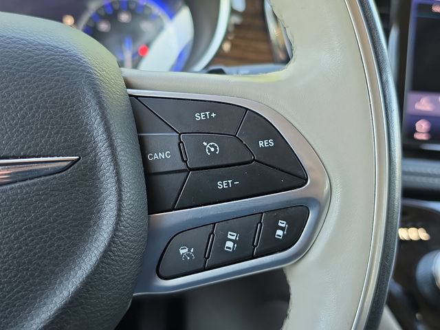 Used 2021 Chrysler Pacifica Limited AWD/4WD image 21