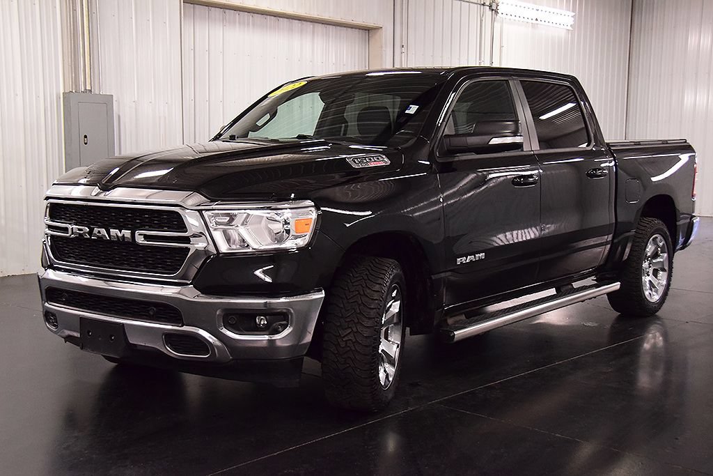 Used 2022 RAM 1500 Big Horn AWD/4WD image 3