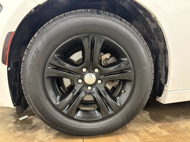 Used 2019 Dodge Charger SXT image 9