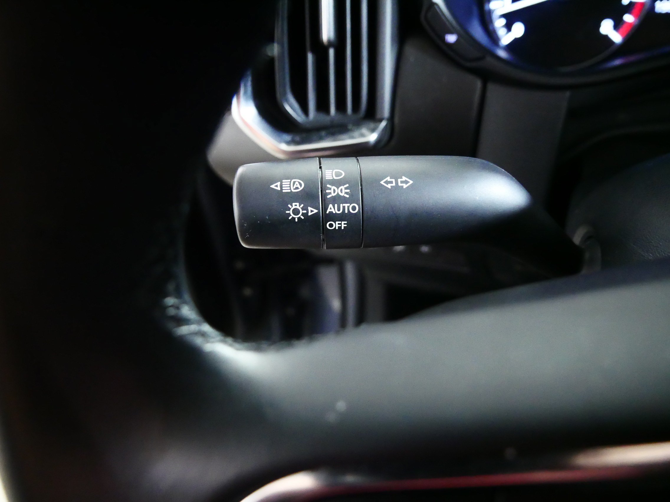 Used 2025 MAZDA CX-50 AWD 2.5 S w/ Premium Plus Pkg image 32
