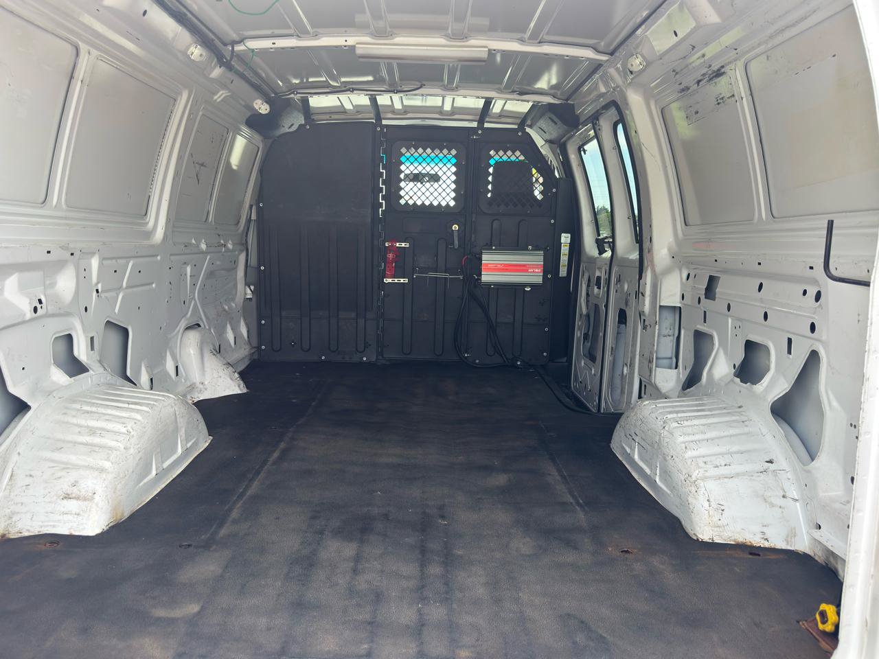 Used 2011 Ford E-250 and Econoline 250 w/ PWR Group RWD image 5