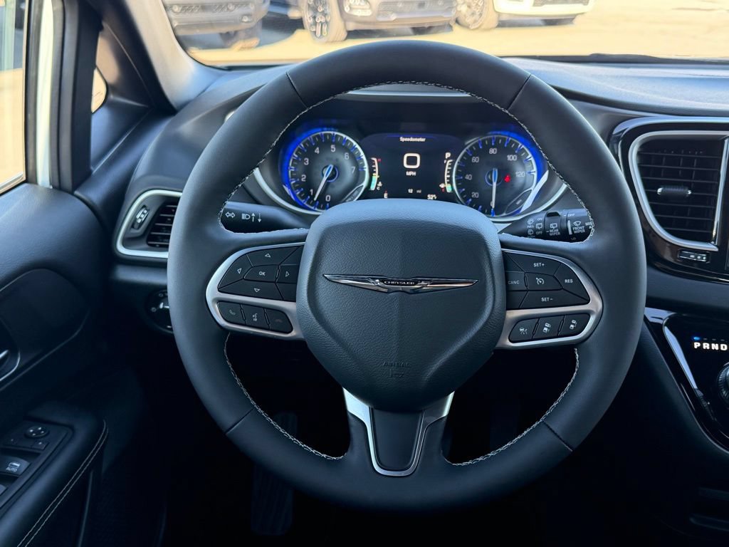 New 2026 Chrysler Voyager LX FWD image 40