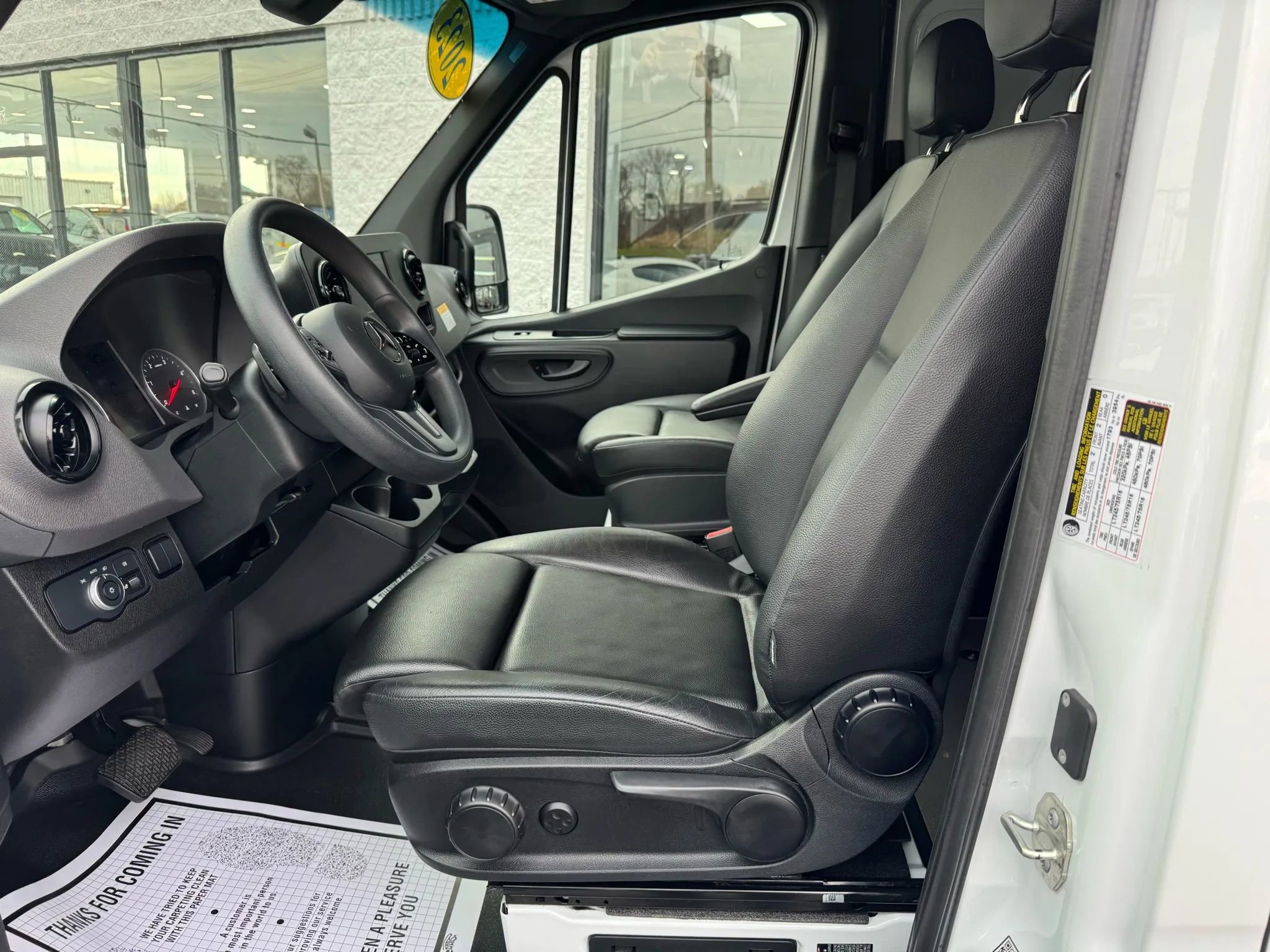 Used 2023 Mercedes-Benz Sprinter 2500 image 7