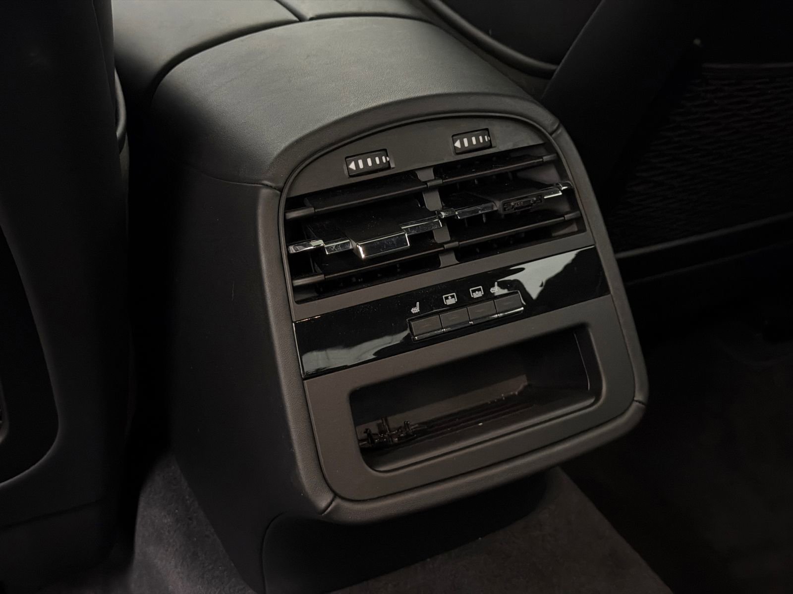 Used 2022 Maserati Quattroporte Modena image 18