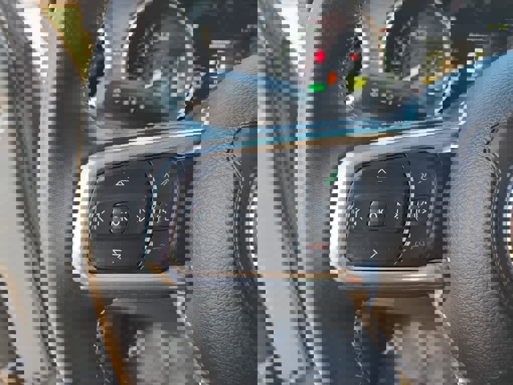 Used 2022 Jeep Wrangler Unlimited Sahara w/ Safety Group image 28