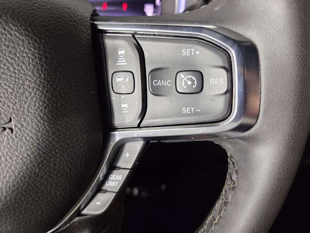 Used 2026 RAM 2500 Laramie AWD/4WD image 17
