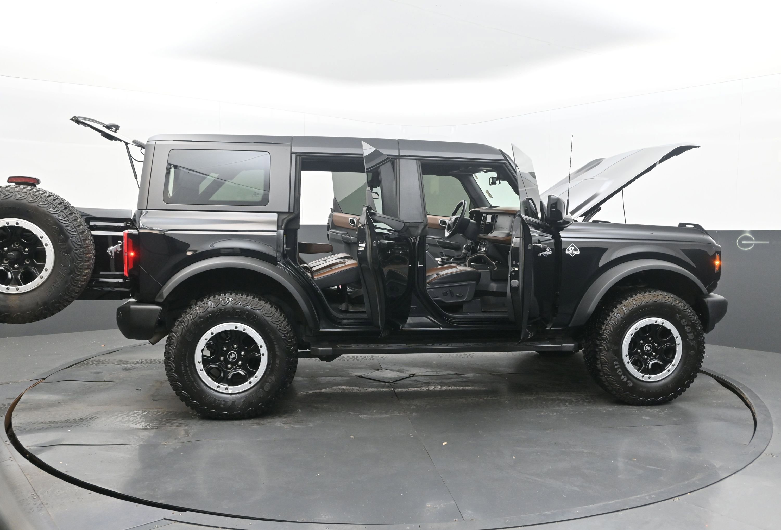 Used 2024 Ford Bronco Outer Banks w/ Sasquatch Package AWD/4WD image 43